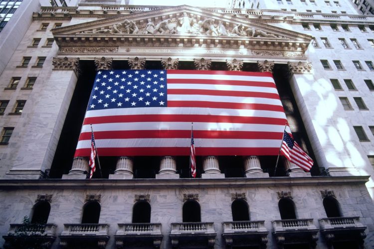 アメリカ経済の今の強さの秘密はどこにあるのか（ニューヨーク証券取引所。写真：イメージマート）
