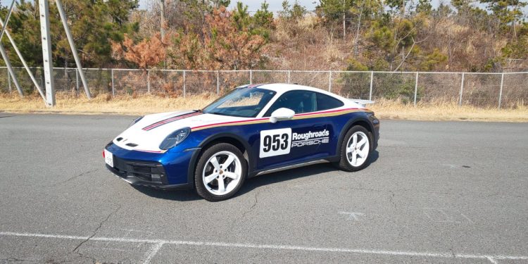 GT3 RSの車高が低く乗り心地が硬いなら、ラリー仕様の「911ダカール」、3099万円というスペシャルモデルもある
