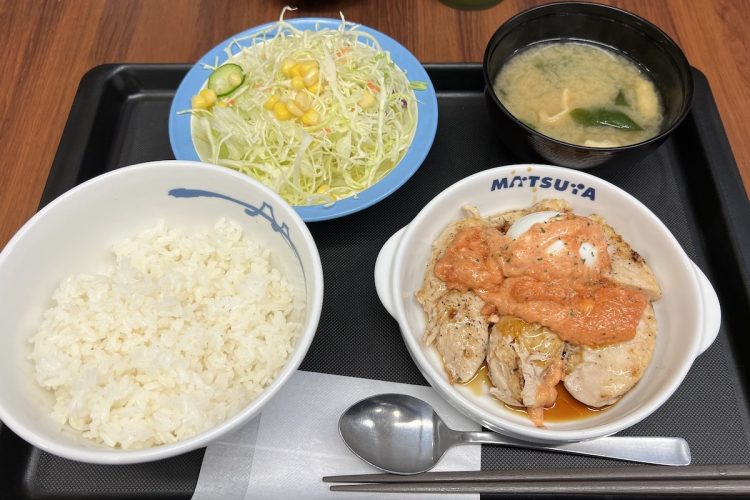 松屋の『たっぷり明太タルタルチキン定食』890円