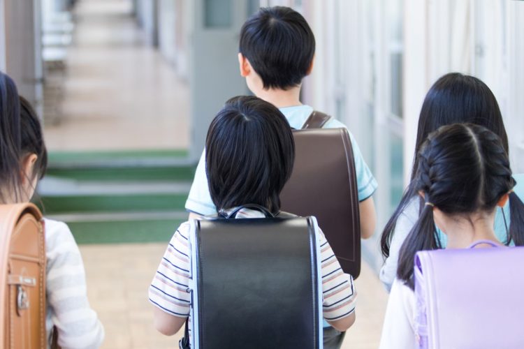 ランドセル選びが子供の学校生活にも影響を与えるとの指摘（写真：イメージマート）