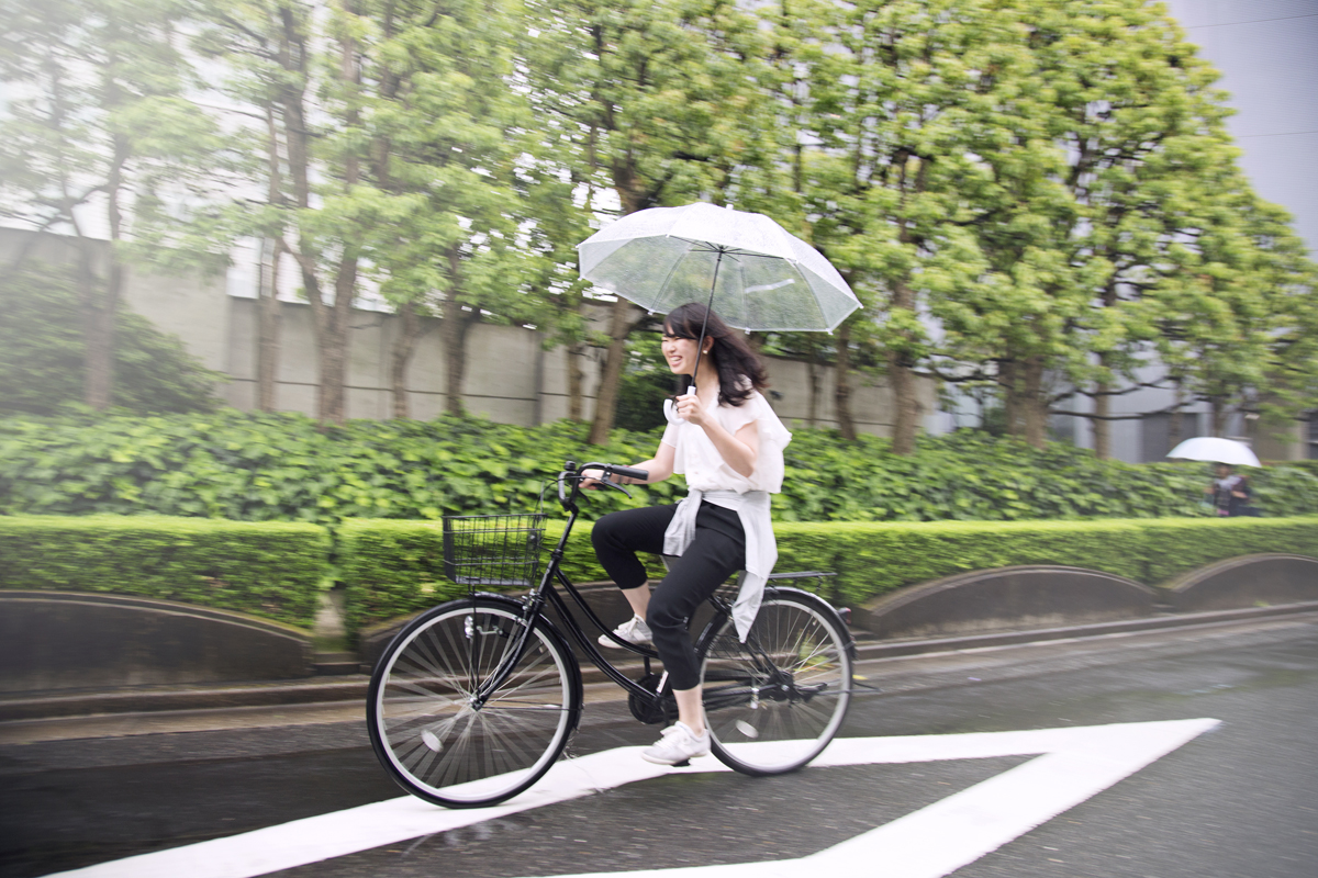 自転車運転の取り締まり強化】「スマホながら運転」「傘差し運転」など