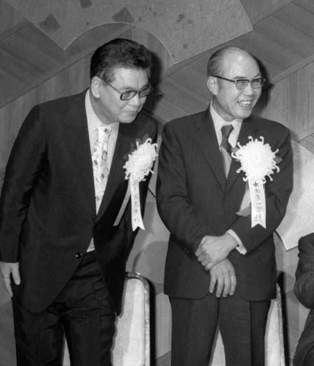 ホンダの両輪だった藤沢武夫氏（左）と本田宗一郎氏