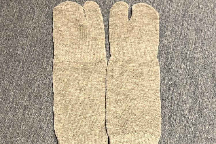 温泉旅館などでは「足袋ソックス」が提供される