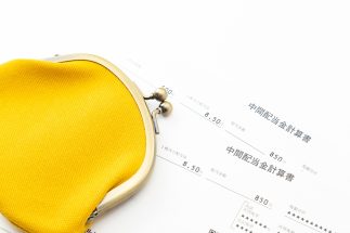かんちさんが考える「銀行株」と「総合商社株」の購入タイミング（写真：イメージマート）