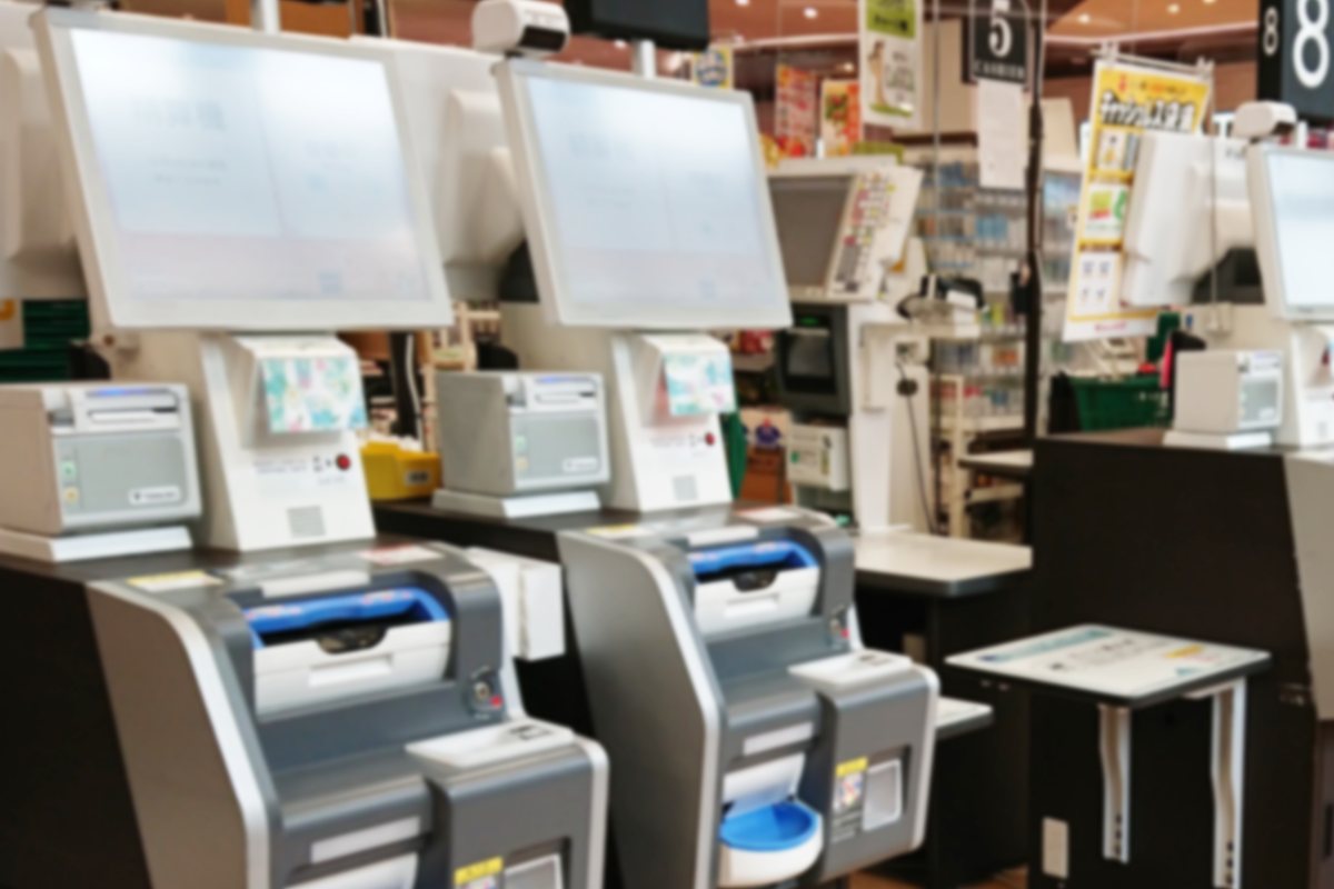 あの人、また買ってる…」スーパーの特売でズルをする客が増加 