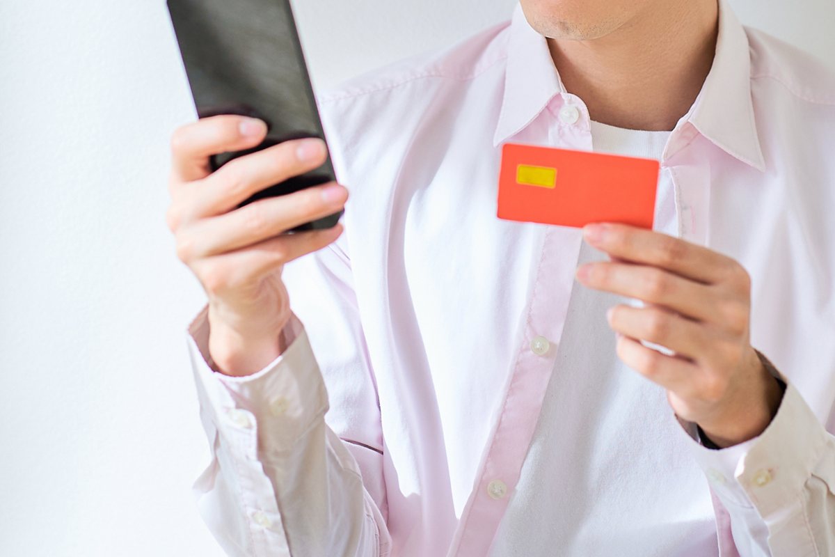 スマホを使ってもらえるお金にはどんなものがあるのか（写真：イメージマート）