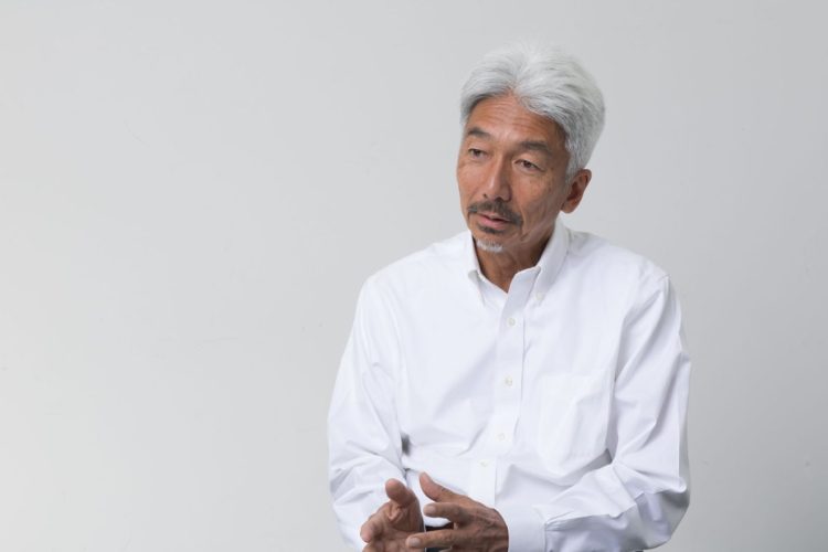 元マイクロソフトのプログラマーで、さまざまなソフトウェア開発をおこなう傍ら、投資家としても活躍する中島聡氏（写真：徳間書店提供）