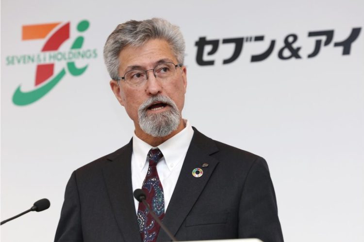 セブン＆アイは初の外国人社長・デイカス氏に経営再建を託すことに（時事通信フォト）