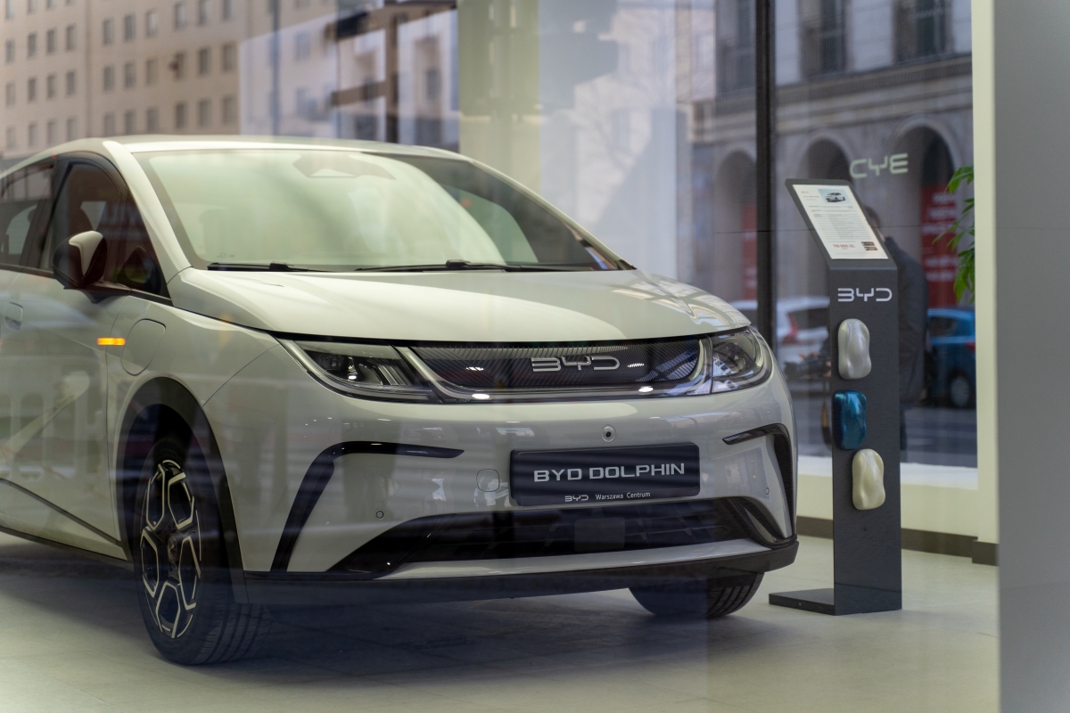 BYDとトヨタ自動車で株価に明暗分かれる 世界最大の自動車消費市場で多彩なイノベーション企業が一斉に出現する中国自動車産業の強み | マネー ...