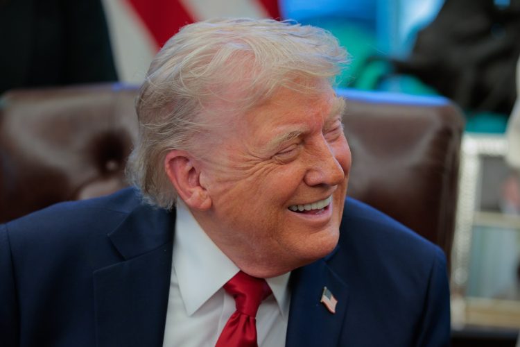 億り人たちは「トランプ関税ショック」の先をどう読んでいるのか(Getty Images)