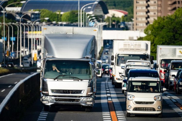 「外免切替」が急増する背景には、日本社会が抱える構造的問題がある（イメージ）