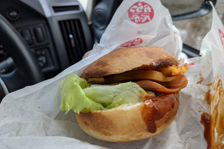 佐賀県唐津市の名物「からつバーガー」を買ってみた