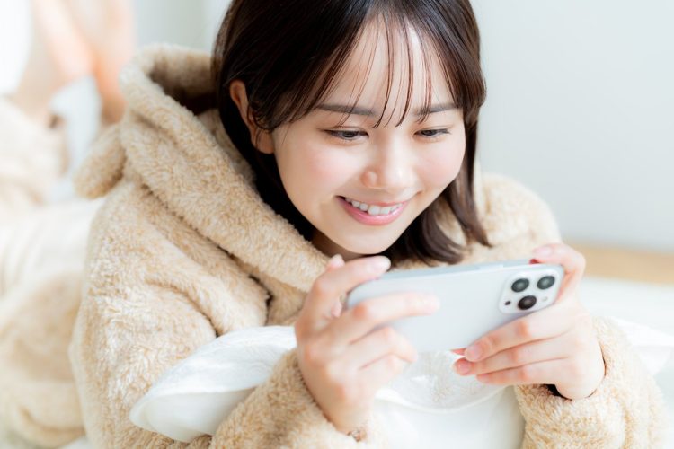 映画は配信サービスで見るという人は多いが…（イメージ）
