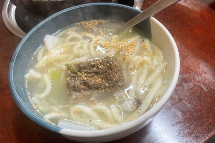 シンプルゆえにうまさが際立つコムタンうどん