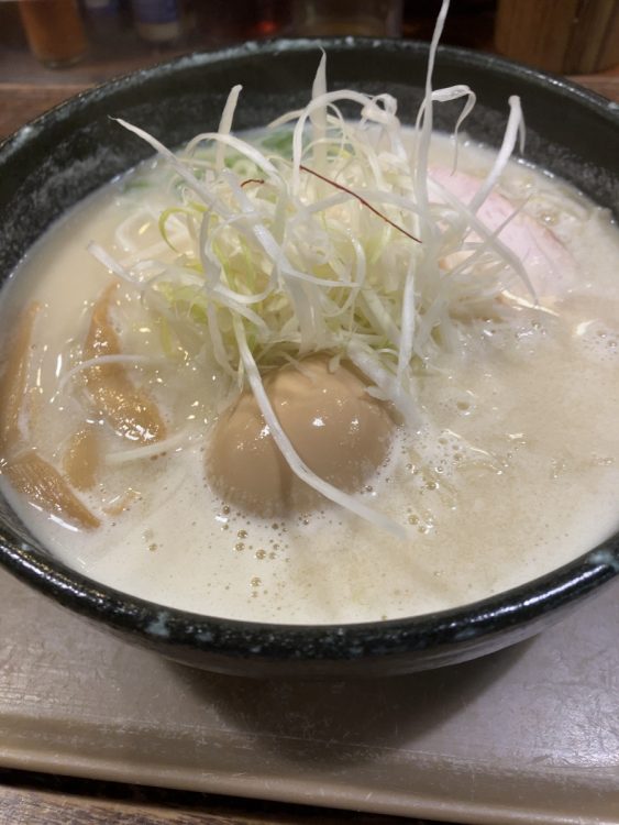 鶏白湯ラーメン