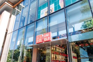 「ユニクロの生地が薄くなっている？」SNSで指摘される“疑念”は本当なのか？直接ユニクロに聞いてみた　「生地の厚さは変更していない」というがなぜ薄く感じられるのか