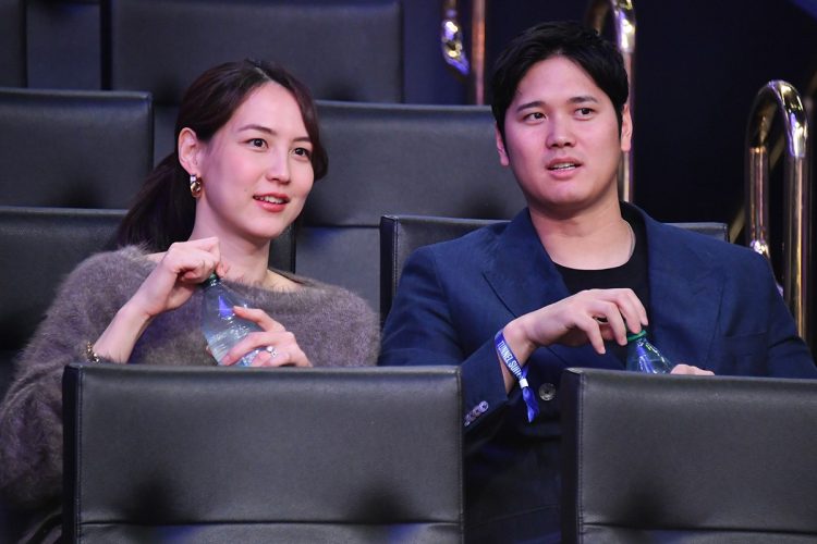 妊娠公表の直前、NBA観戦に訪れた真美子夫人（2024年、写真／Getty Images）