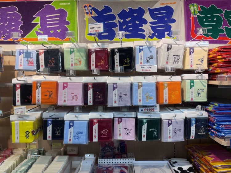 刺繍ハンカチも完売となった