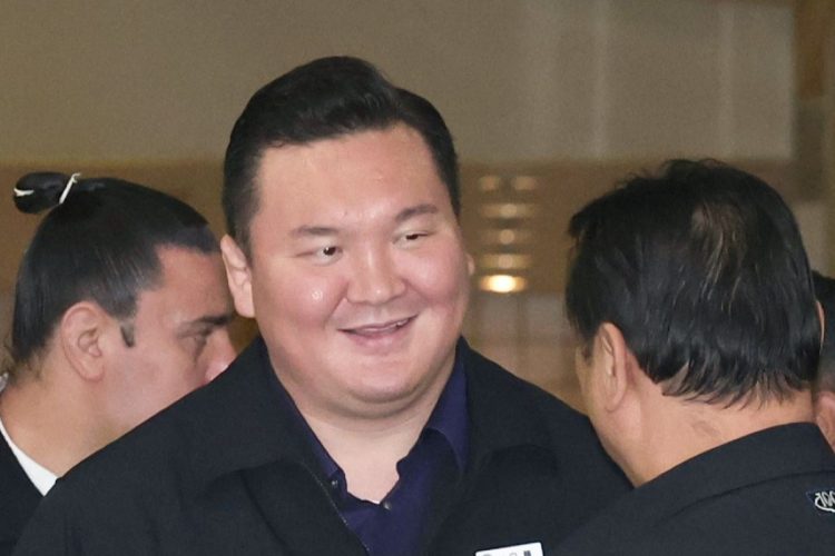 退職届提出で注目が集まる宮城野親方