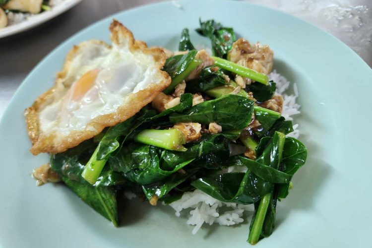 筆者がタイ米に合う料理を作ってみた