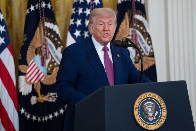 6月18日の最終期限を目前にトランプ大統領はどう判断を下すのか（CNP/時事通信フォト）