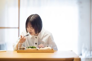 口に入るものだからこそ、最大限の注意を払いたい（写真：イメージマート）