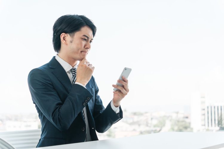 過信は失敗につながりやすい(写真:イメージマート)
