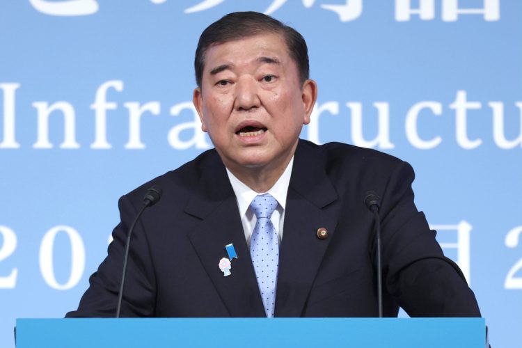 石破茂・首相の「わが国の財政状況はギリシャよりもよろしくない」発言の裏に透けて見える財務省の策略(時事通信フォト)