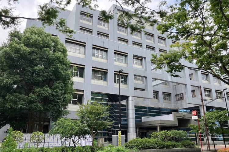 昼夜間定時制・通信制の都立新宿山吹高校。定時制には普通科と情報科がある