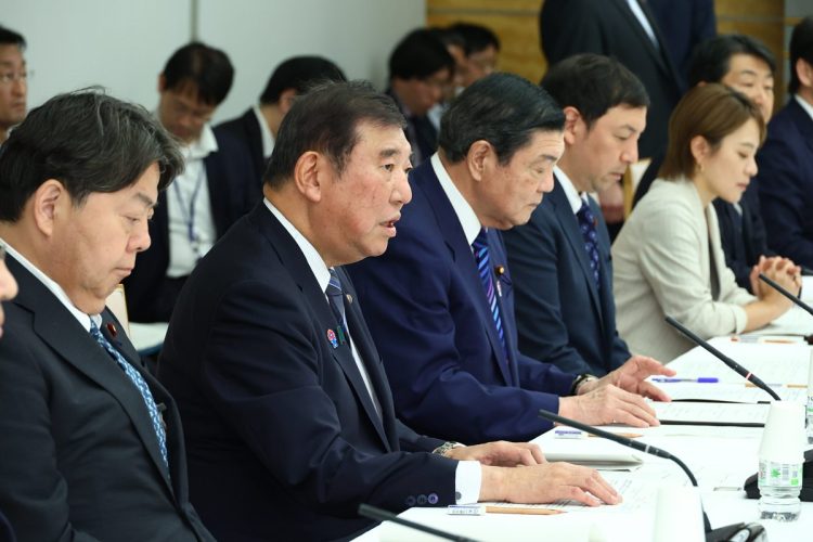 「地方創生2.0」では税金の使い方に疑問を感じる事業も多い（時事通信フォト）