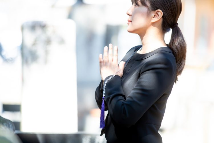 家族葬で出費がかさむケースも(写真:イメージマート)