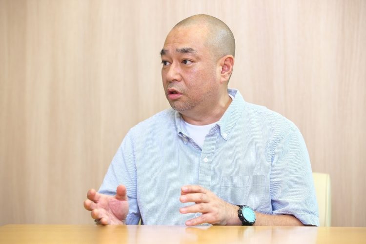 暴力団取材のエキスパートとして知られるフリーライター・鈴木智彦氏