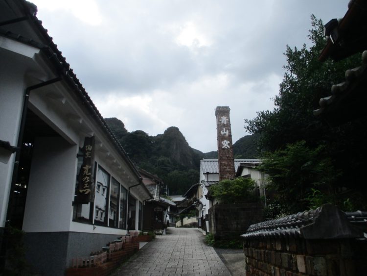 伊万里・大川内山（伊万里焼の窯元の集積地）