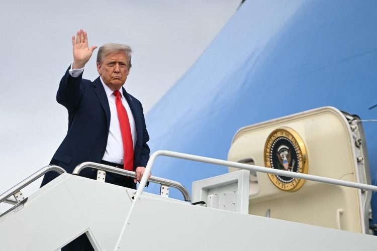 トランプ関税は世界に何をもたらす?(AFP=時事)