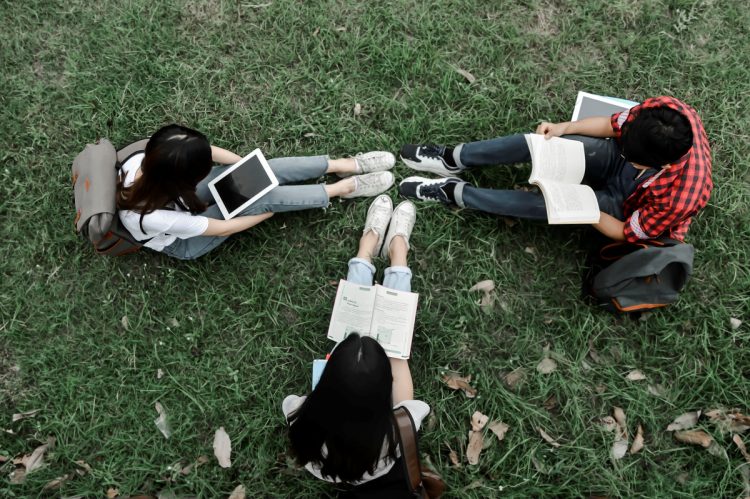 留学生が多くなったのは日本の少子化も影響か(写真:イメージマート)