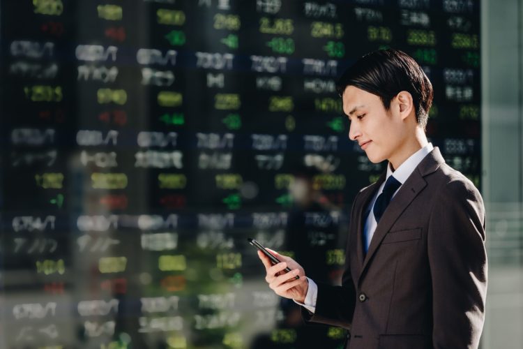 561万円を5年8か月で10億円に増やしたテンバガー投資家X氏の投資法とは(写真:イメージマート)