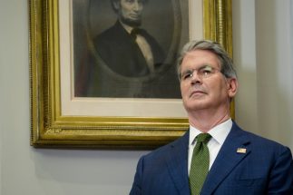 ベッセント米財務長官は、FRB（連邦準備制度理事会）の後任議長候補と9月1日に面談予定だと明かしている