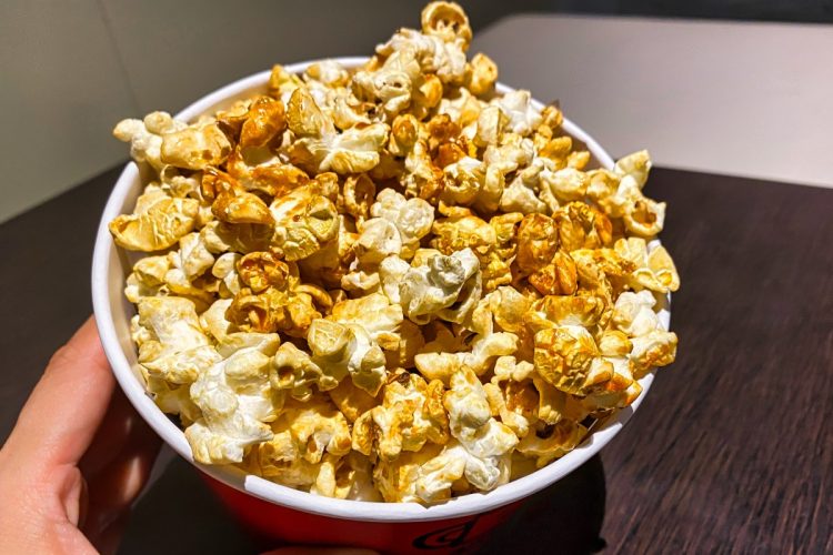映画館といえばポップコーンを思い浮かべる人は多い(イメージ)