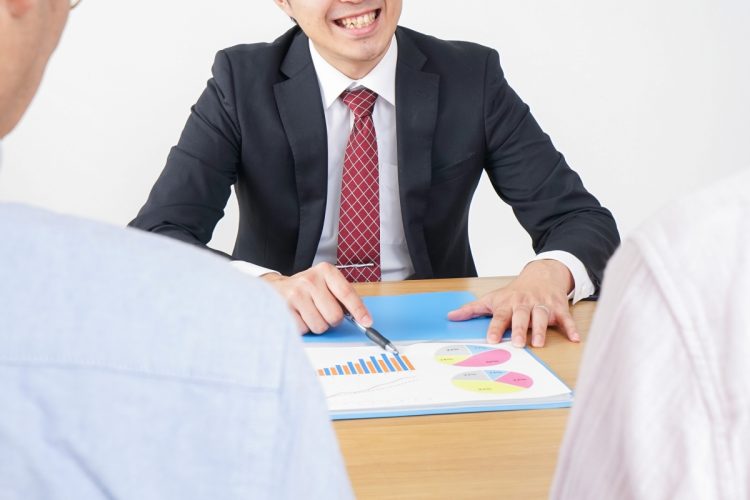現役時代と定年後では銀行の選び方も変わってくる（イメージ）