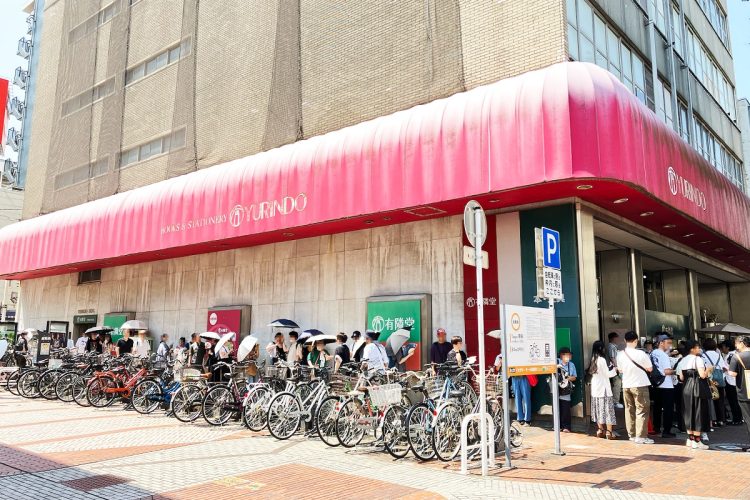 5周年イベントでは、開店前からキャラクターの「R.B.ブッコロー」グッズ売り場に行列ができた