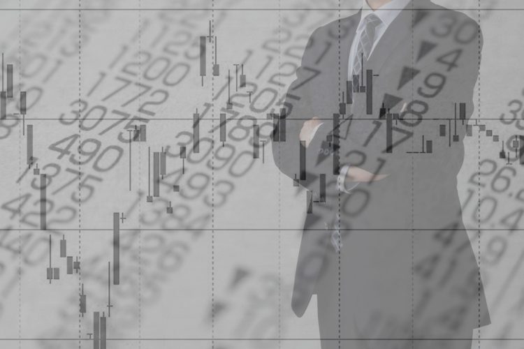リスクとリターンは背中合わせ（写真：イメージマート）