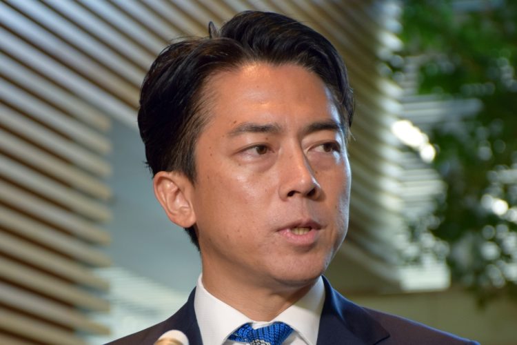 有力候補のひとり、小泉進次郎・農相は農業改革に力を入れると見られる(時事通信フォト)