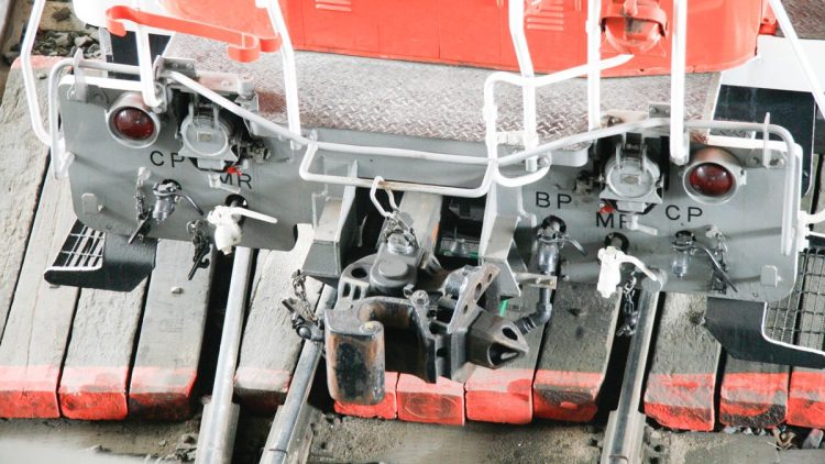 ディーゼル機関車の双頭連結器。大宮工場一般公開時に筆者撮影