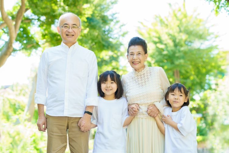 生前贈与が早すぎるのはNG（写真：イメージマート）