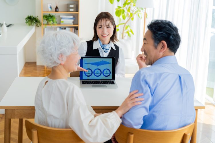 運用期間が現役世代より短いことに注意したい（写真：イメージマート）