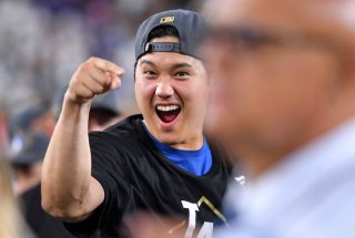 大谷翔平を「おむすびアンバサダー」に起用して最高益を実現したファミリーマートの巧みな戦略　“2番手”だからこそ活かせるセレブ広告の効果と、見逃せない落とし穴