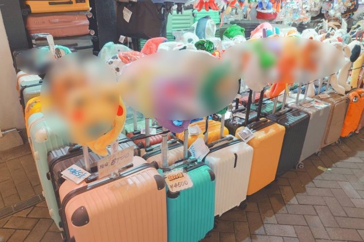 店内にもキャラクターグッズがびっしり