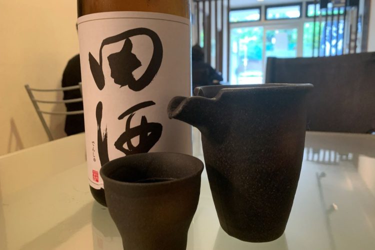 最初に飲む日本酒としては最適な青森の「田酒」