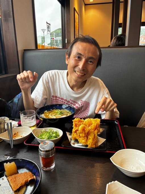 資さんうどんを堪能する筆者