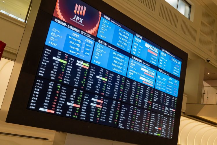 まつのすけさん日本株の先行きをどう見ているのか（写真：イメージマート）
